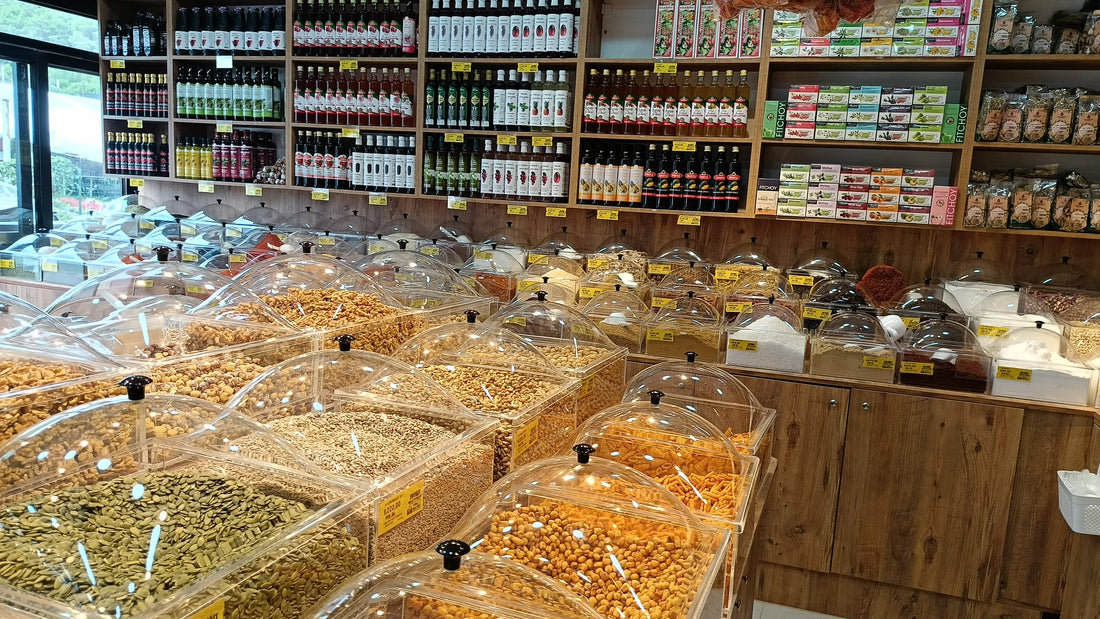 Pleksi Teşhir Ekipmanları: Modern Mağazacılığın Şeffaf Gücü